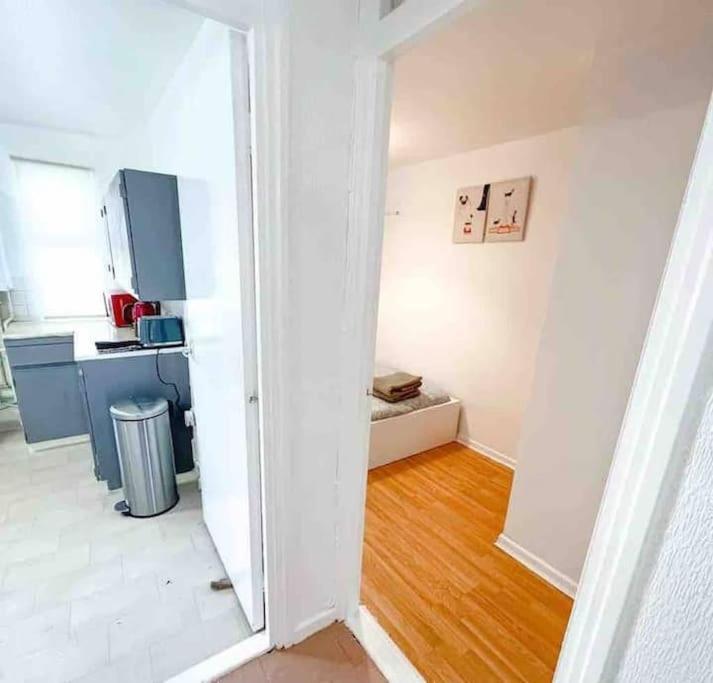 Spacious Two Bedroom Flat London Eksteriør bilde